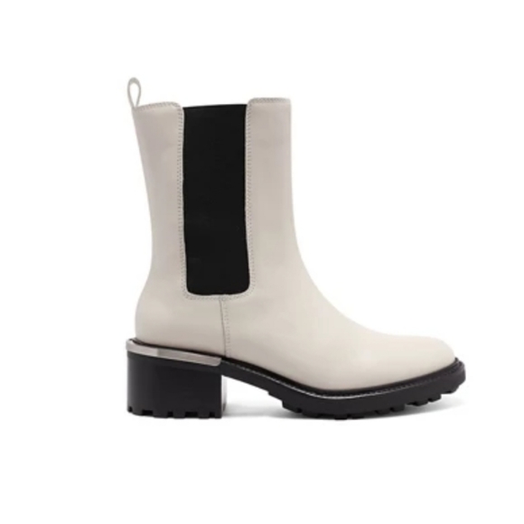 Vince Camuto Off White Leather Kourtly Booties - Picture 2 of 8